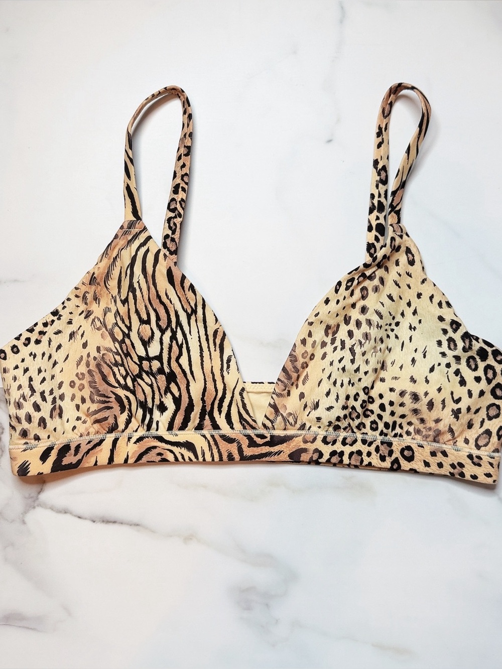 Skims Fits Everybody Triangle Bralette - Picture 2 of 5